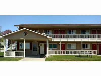 Ludington Pier House