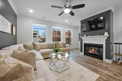 Rooftop Hot Tub - 9 Bed Luxury w Free Parking