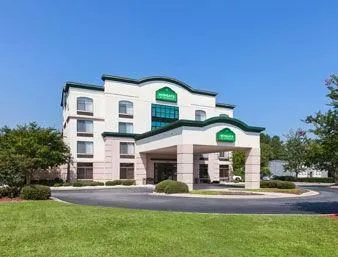 Comfort Inn & Suites Greenville Near East Carolina University
