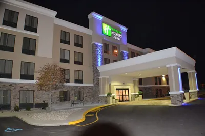 Holiday Inn Express and Suites Indianapolis W- Airport Area by IHG