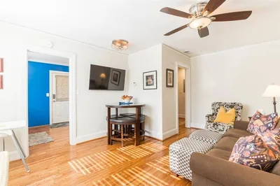 Randall St, 204