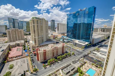 Studio 25 HIGH FLR MGM Signature Balcony