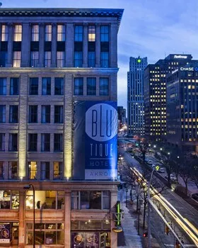 BLU-Tique, Akron, a Tribute Portfolio Hotel