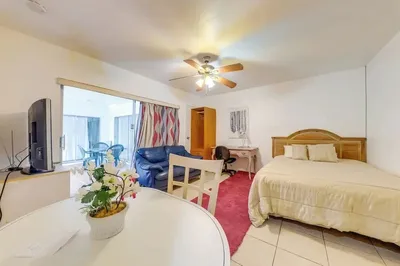 8 Mi to Beach! Miramar Guest Suite w/ Pool Access