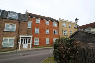 Clarendon Court