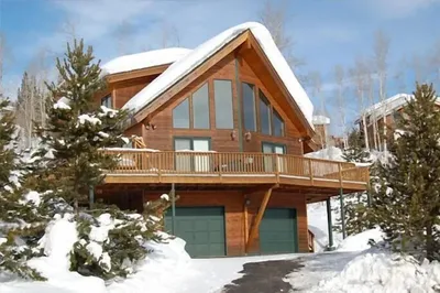 Tree Haus Chalet