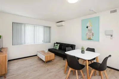 Comfortable Living Space Close to Foreshore & Cbd