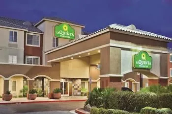 La Quinta Inn & Suites by Wyndham Las Vegas Red Rock