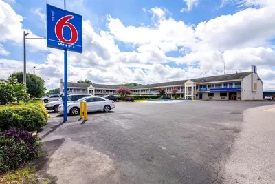 Motel 6 Anniston, AL