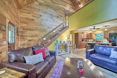 Franklin Cabin Surrounded by Smoky Mountains!