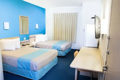Motel 6 Red Deer, AB