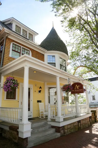 Almondy Inn