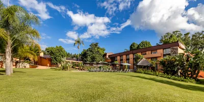 African Sky Hotels - Pine Lake Inn