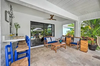 Modern Naples Oasis w/ Saltwater Pool & Jacuzzi!