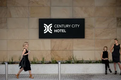 Century City Hotel Urban Square