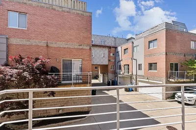 Family-Friendly South Loop Escape by RedAwning