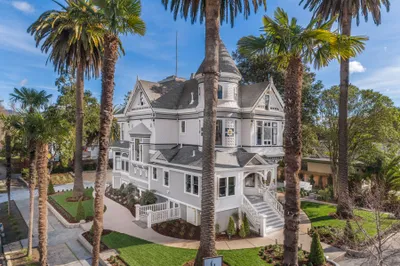 The George Luxury Boutique Inn