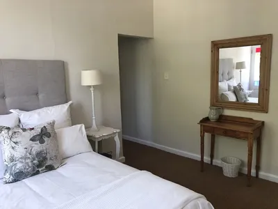 Sandown Lodge