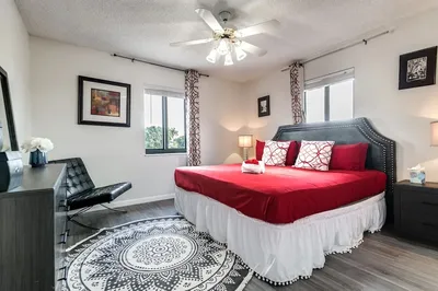 2 Bed2 Bath House with Backyard Jacuzzi