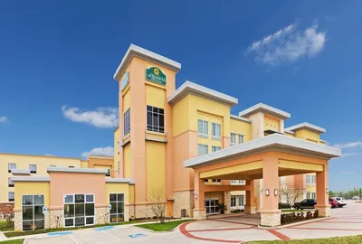 La Quinta Inn & Suites by Wyndham Ft. Worth - Burleson