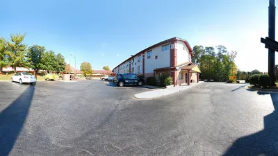 Super 8 by Wyndham Greensboro/Coliseum/Conv.