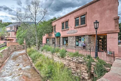 Downtown Manitou Springs Home: Tranquil Creek View