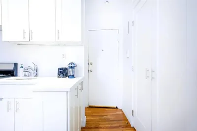 62-3b Studio Prime UES Walk to Central Park