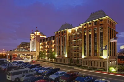 Crowne Plaza Louisville Airport Expo Ctr by IHG