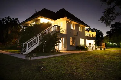 Spaciousviewsbalcony2-bedroomsen-suitenetflix
