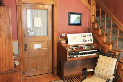 The Harney House Inn