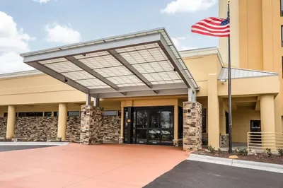 Holiday Inn Express Omaha Southwest