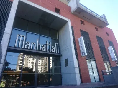 808 Manhattan