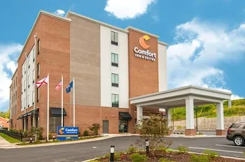Comfort Inn & Suites Downtown near University