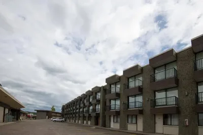 North Star Inn & Suites