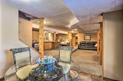 Family-friendly Omaha Oasis ~ 10 Mi to Dtwn!