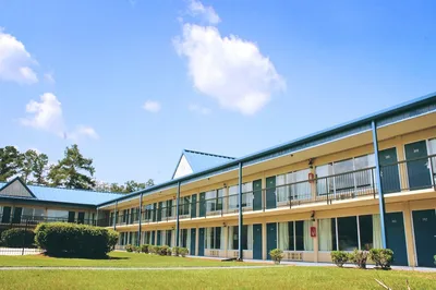 Residence Hub Inn & Suites