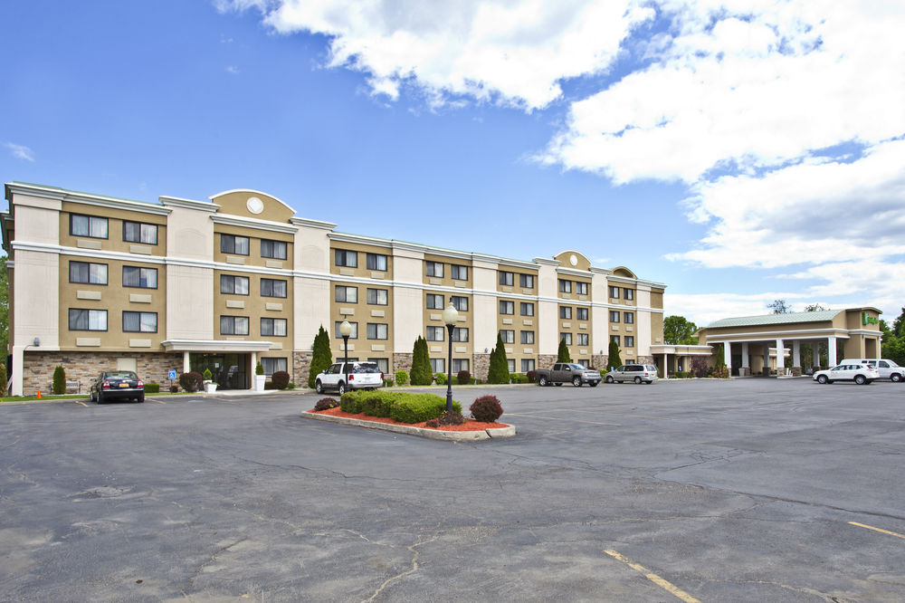 Days Inn by Wyndham Plattsburgh