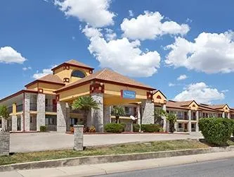 Quality Inn I-10 East near Frost Bank Center