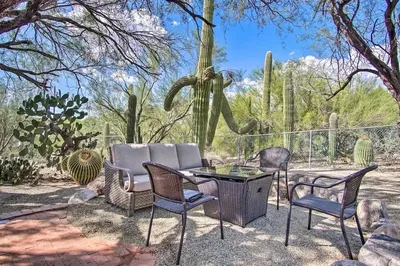 Tucson Foothills Private Estate w/ Mtn Views!