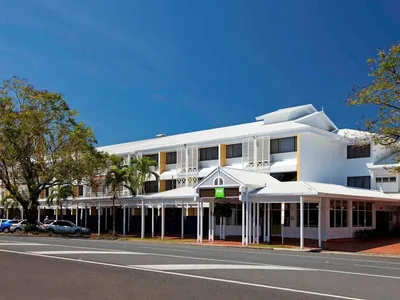 Mercure Cairns