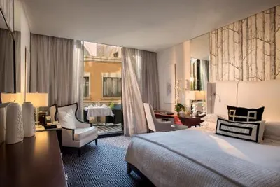 DAVINCI Hotel on Nelson Mandela Square