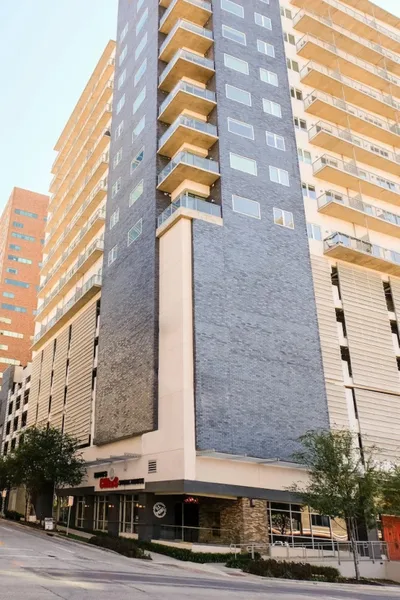 Uptown Downtown City View 1 BR Apt by Frontdesk