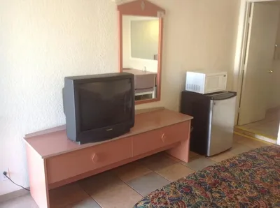 Redwood Motel