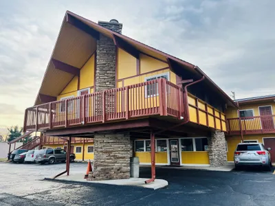 Clayton House Motel