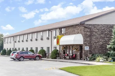Super 8 Motel - Antigo
