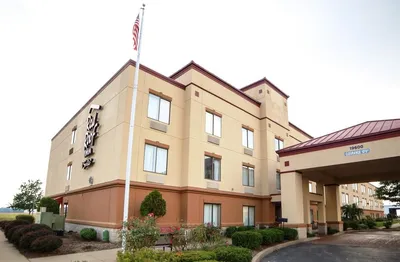 Clarion Pointe Evansville North