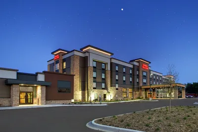Hampton Inn & Suites Milwaukee West