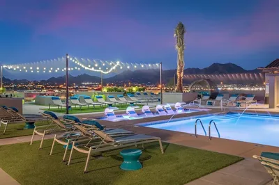 Rooftop Pool with Views-King Beds-Parking 1123