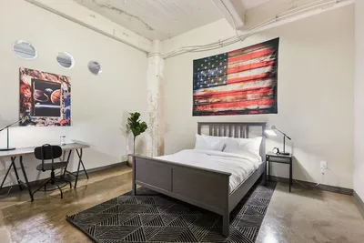Beautiful 3bd Unit in Perfect Downtown Location