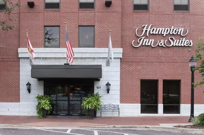 Hampton Inn & Suites Gainesville-Downtown